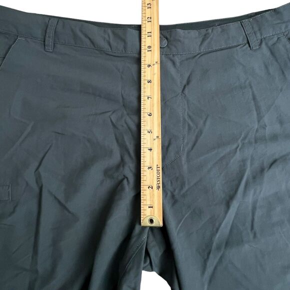 The North Face Gray Nylon 10" Inseam Cargo Shorts 40 - Picture 5 of 9